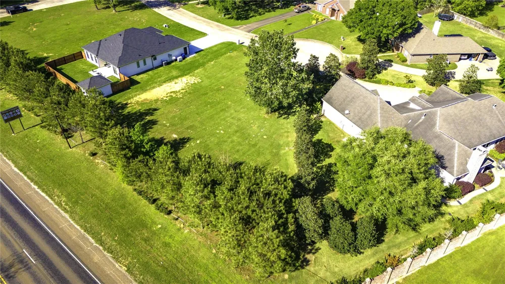 Hawthorn Cir Livingston, TX 77351