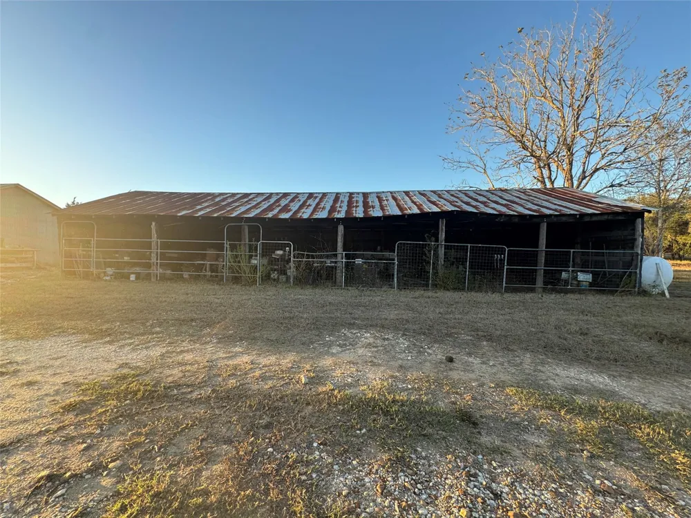 2636 E Fm 532 Schulenburg, TX 78956