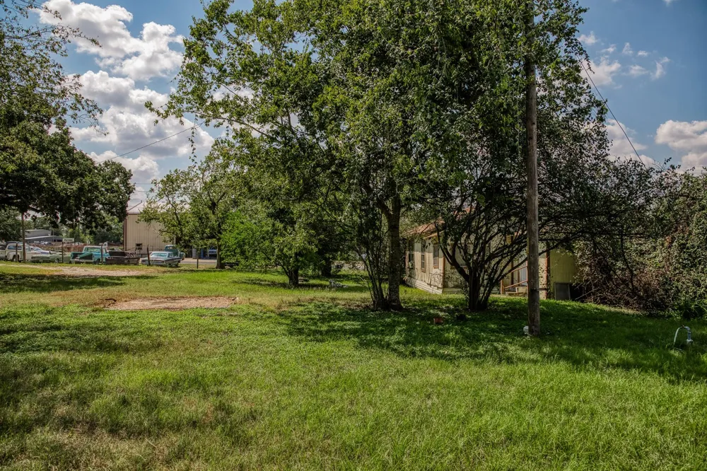 3208 W State Highway 21 Bryan, TX 77803