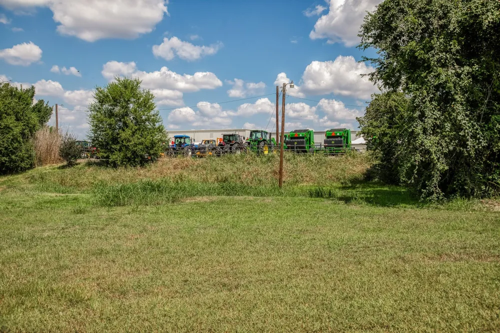 3208 W State Highway 21 Bryan, TX 77803