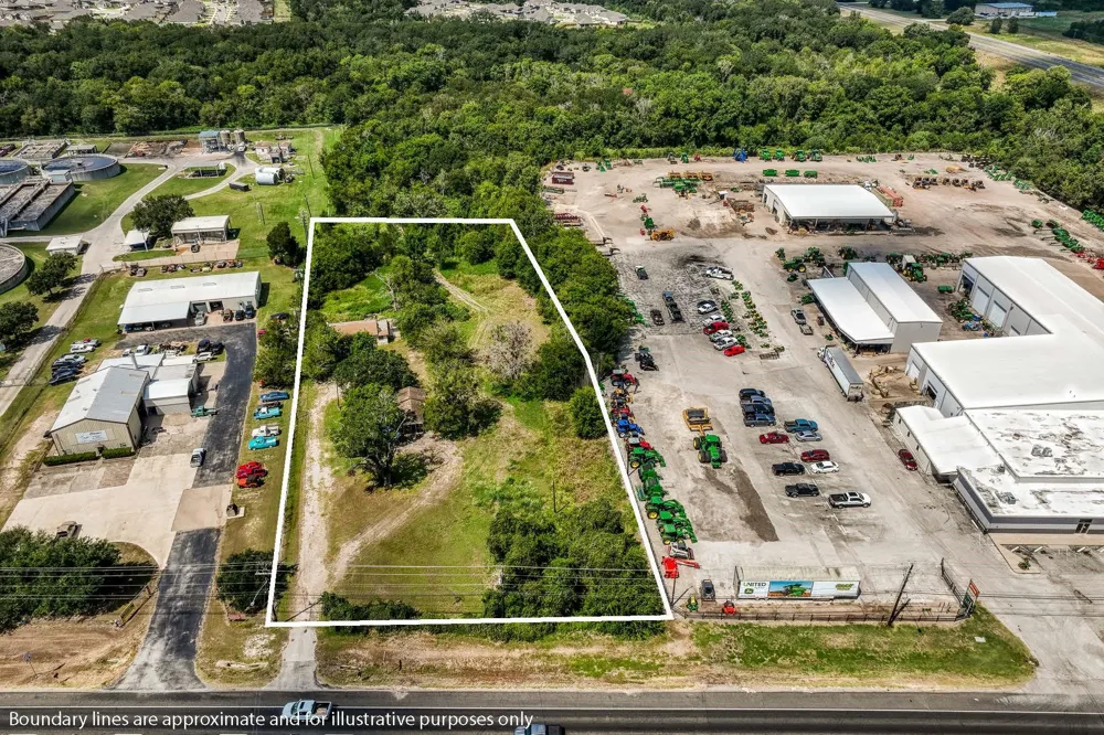 3208 W State Highway 21 Bryan, TX 77803