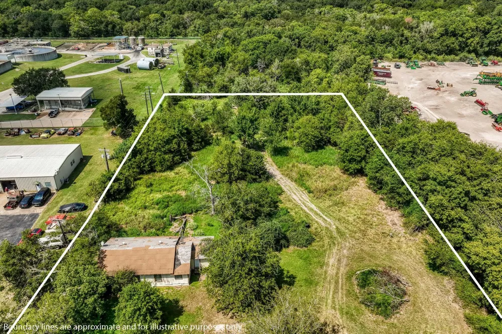 3208 W State Highway 21 Bryan, TX 77803