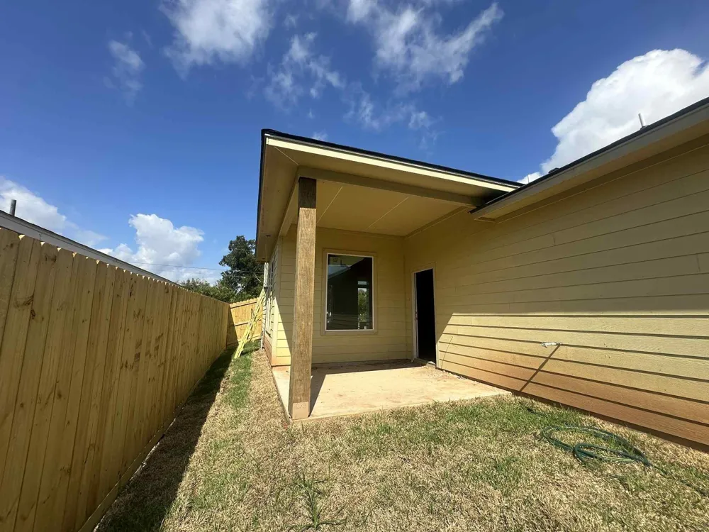 805 Lewis Street Clute, TX 77531