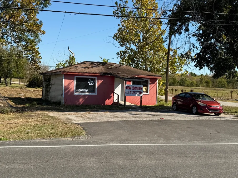 1809 S Main Street Highlands, TX 77562