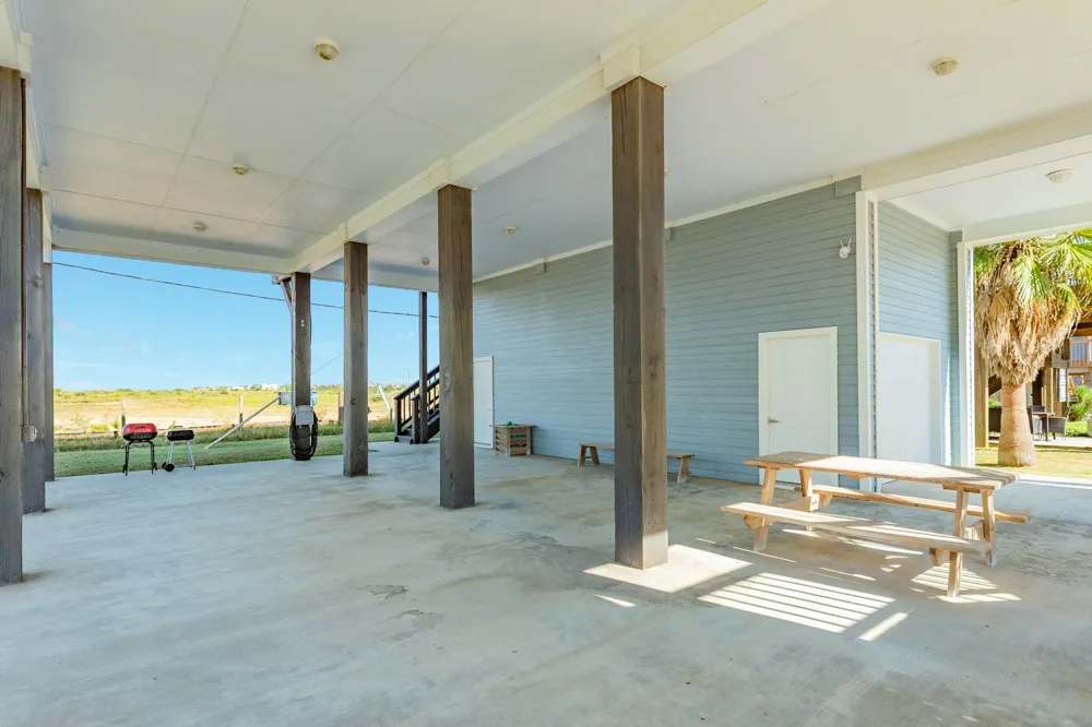 12940 John Reynolds Road Galveston, TX 77554