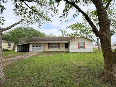 809 August Street