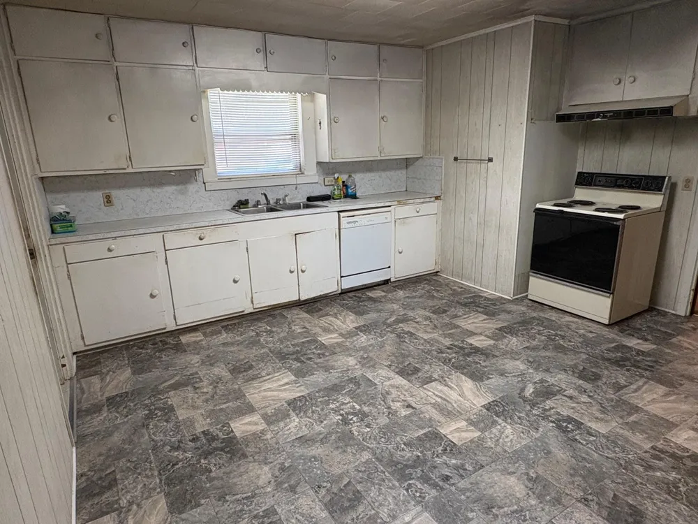 809 August Street El Campo, TX 77437