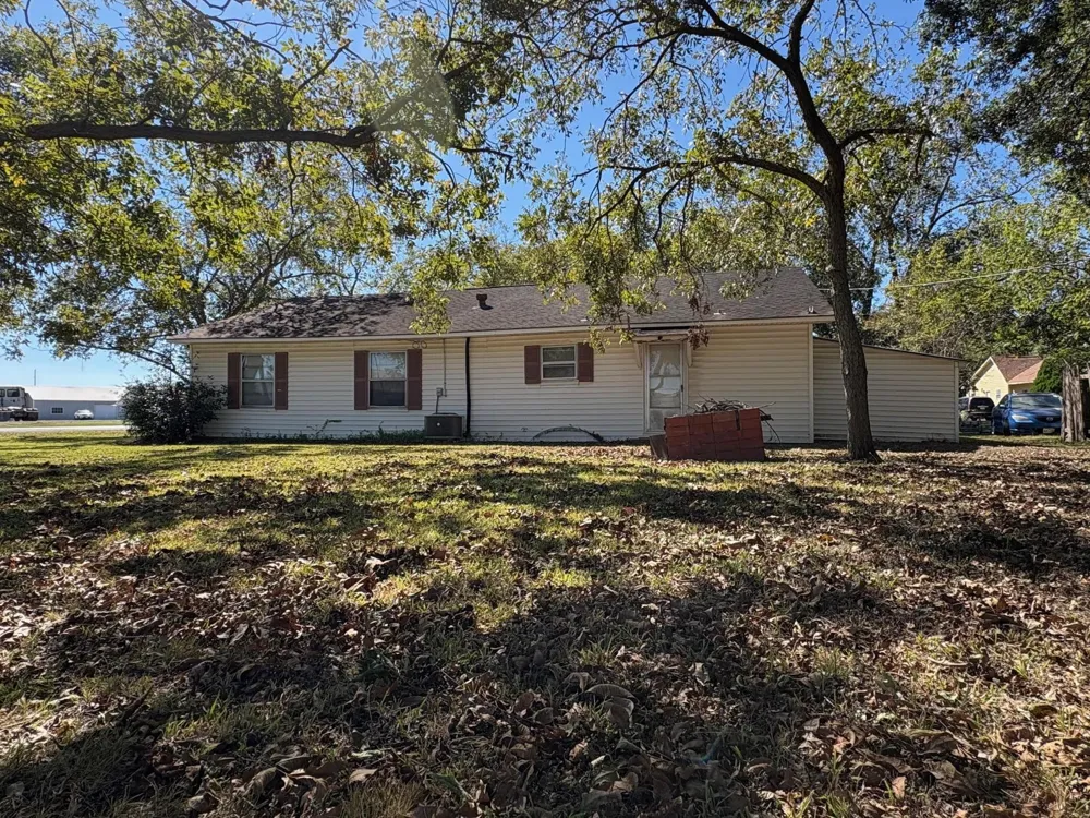 809 August Street El Campo, TX 77437