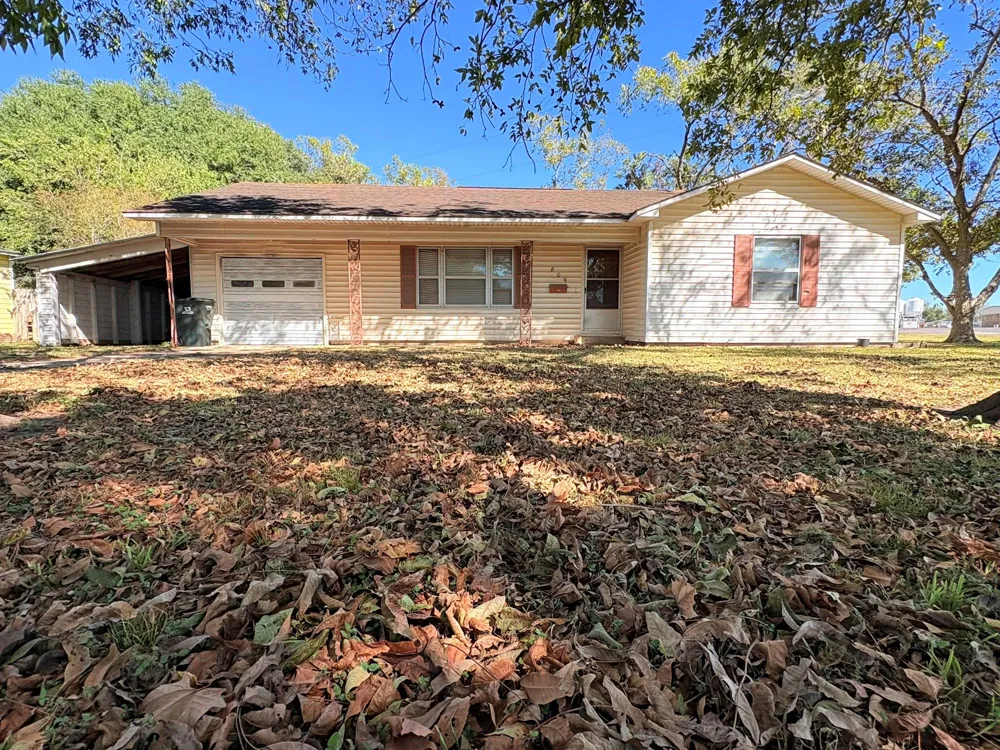809 August Street El Campo, TX 77437