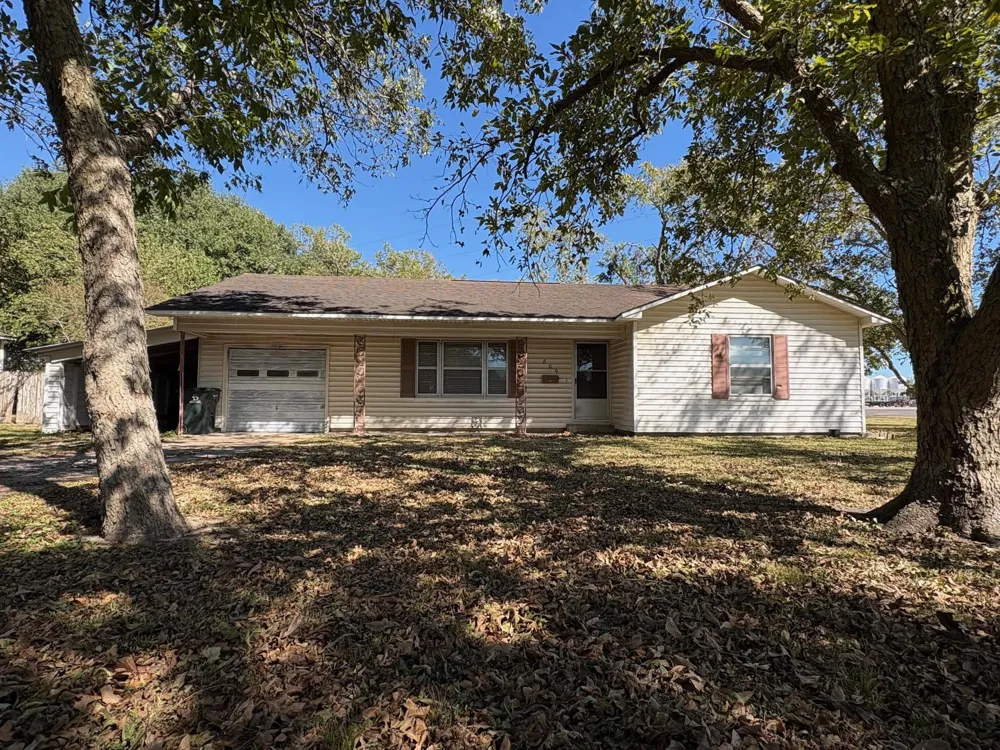 809 August Street El Campo, TX 77437