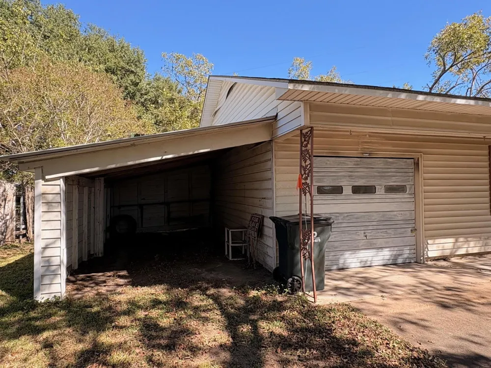 809 August Street El Campo, TX 77437