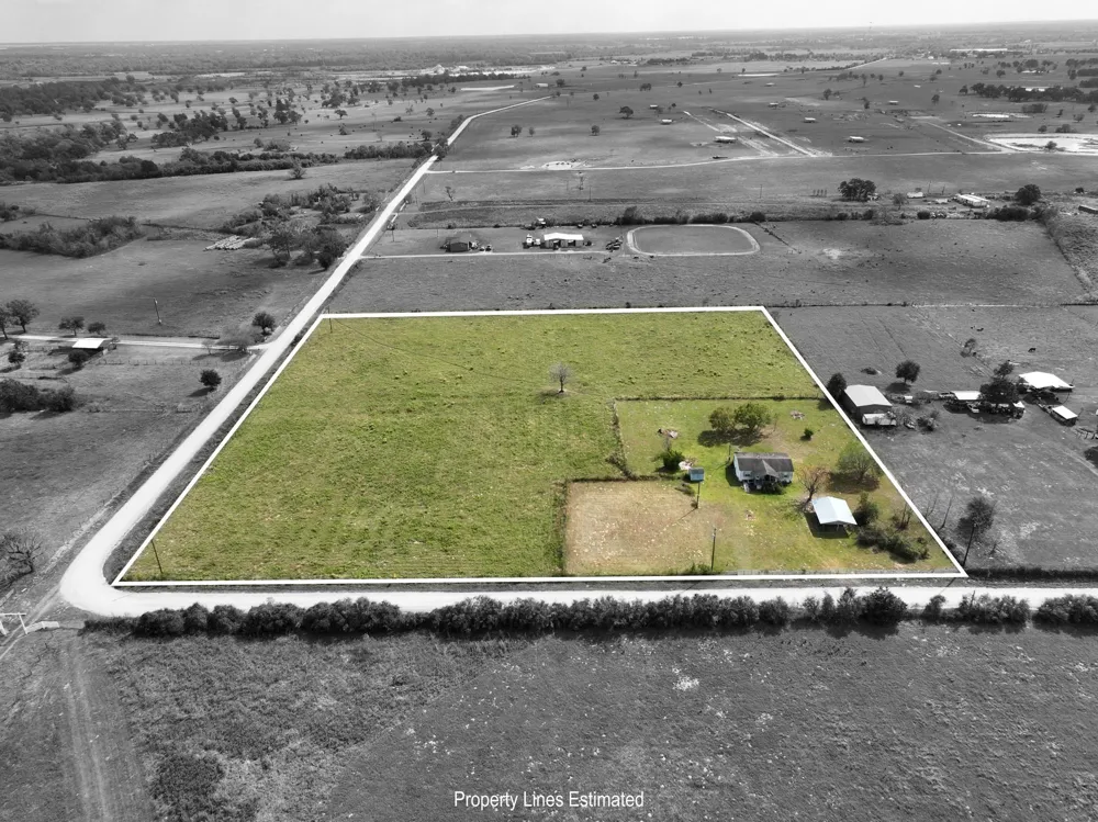1901 Newsom Road Bellville, TX 77418
