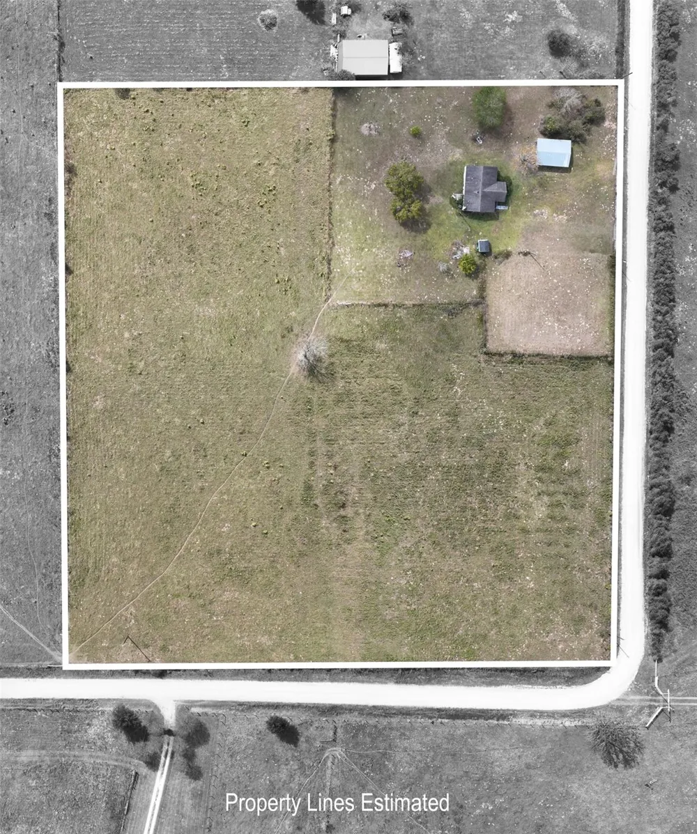 1901 Newsom Road Bellville, TX 77418