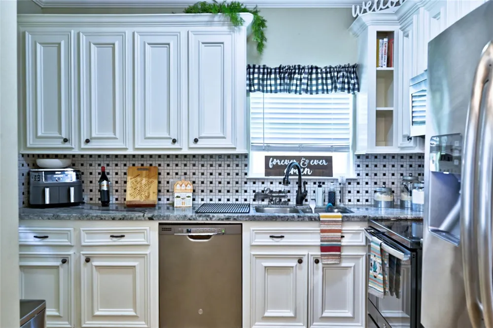 422 E Hunting Tower Run Conroe, TX 77316