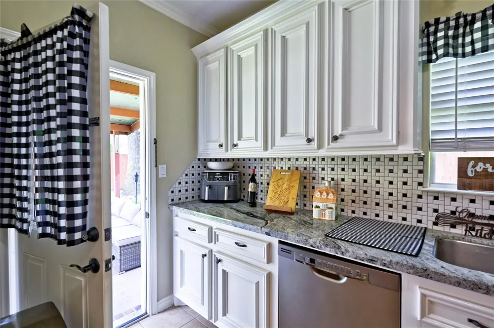 422 E Hunting Tower Run Conroe, TX 77316
