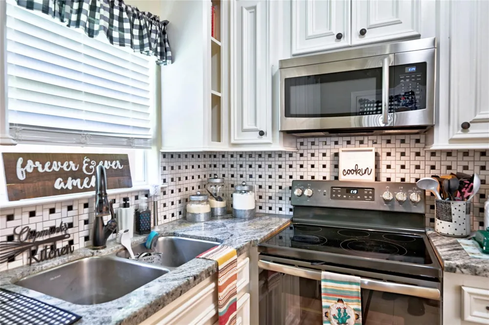 422 E Hunting Tower Run Conroe, TX 77316