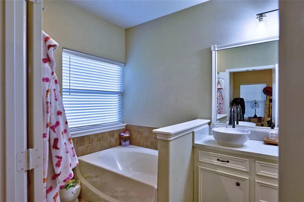 422 E Hunting Tower Run Conroe, TX 77316