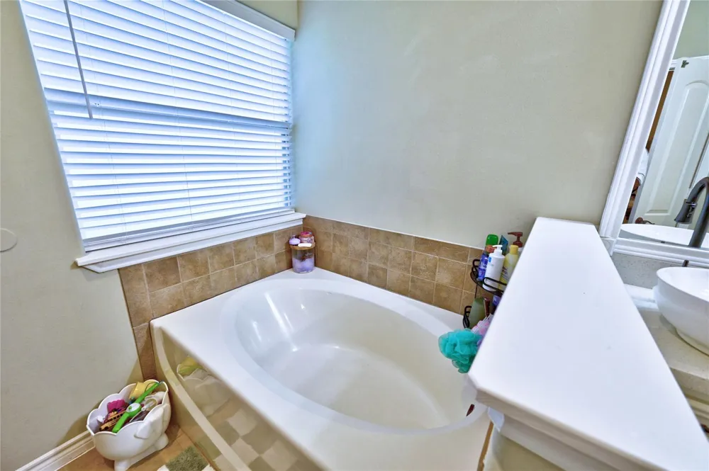 422 E Hunting Tower Run Conroe, TX 77316