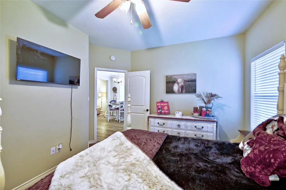 422 E Hunting Tower Run Conroe, TX 77316