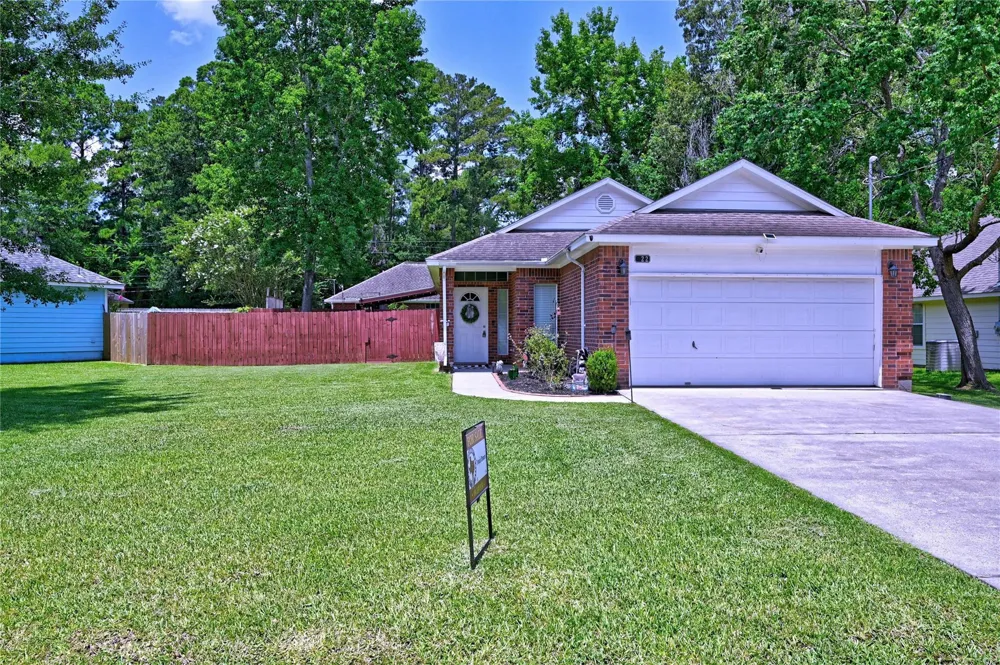 422 E Hunting Tower Run Conroe, TX 77316