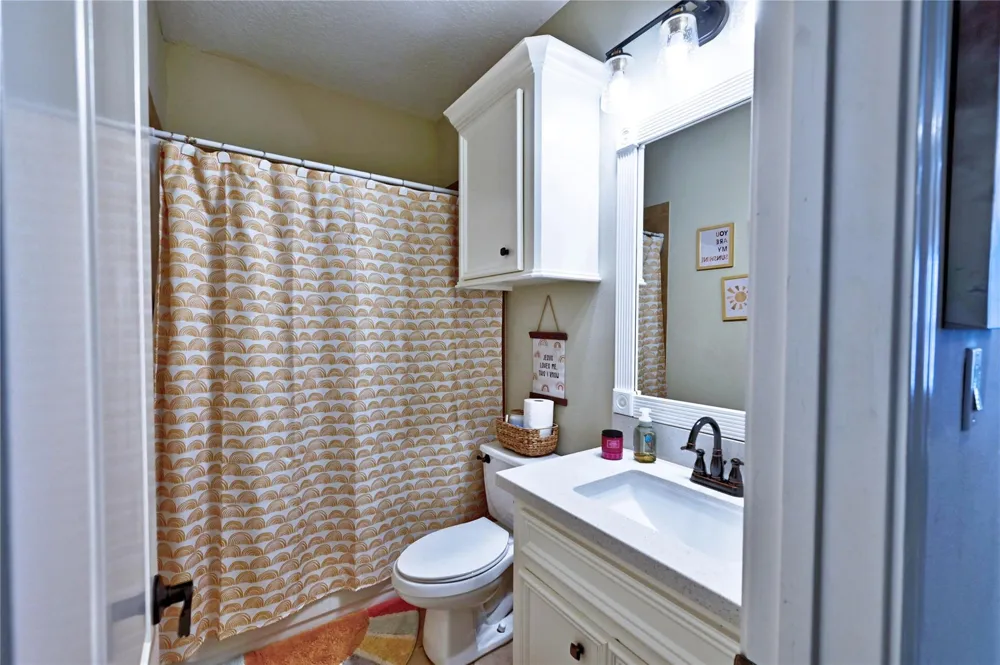 422 E Hunting Tower Run Conroe, TX 77316