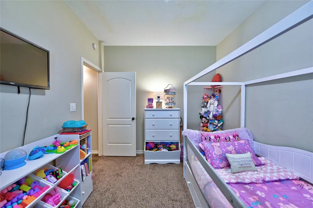 422 E Hunting Tower Run Conroe, TX 77316