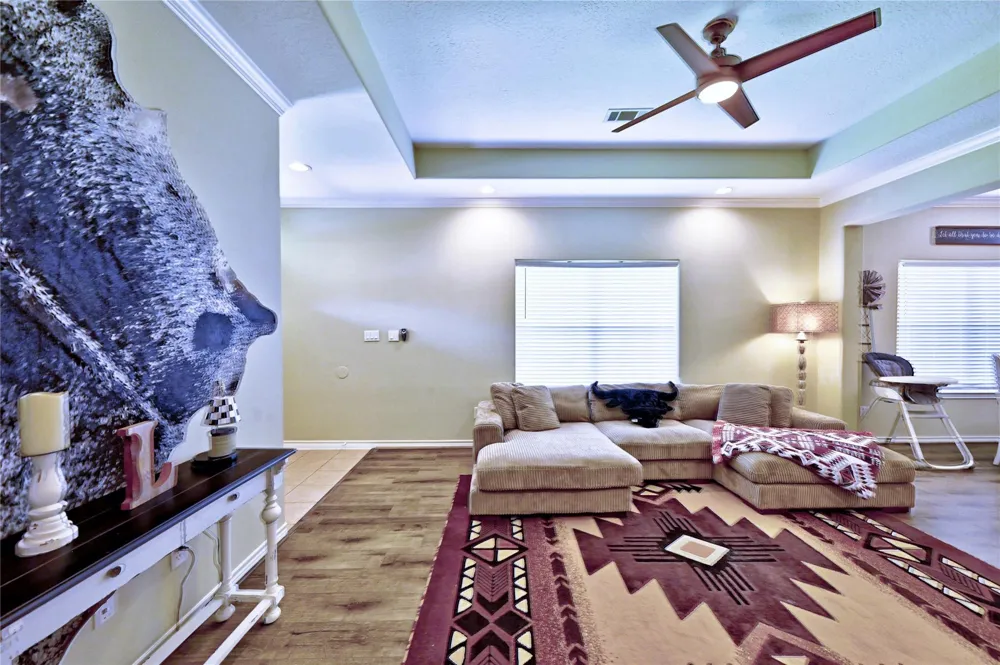 422 E Hunting Tower Run Conroe, TX 77316