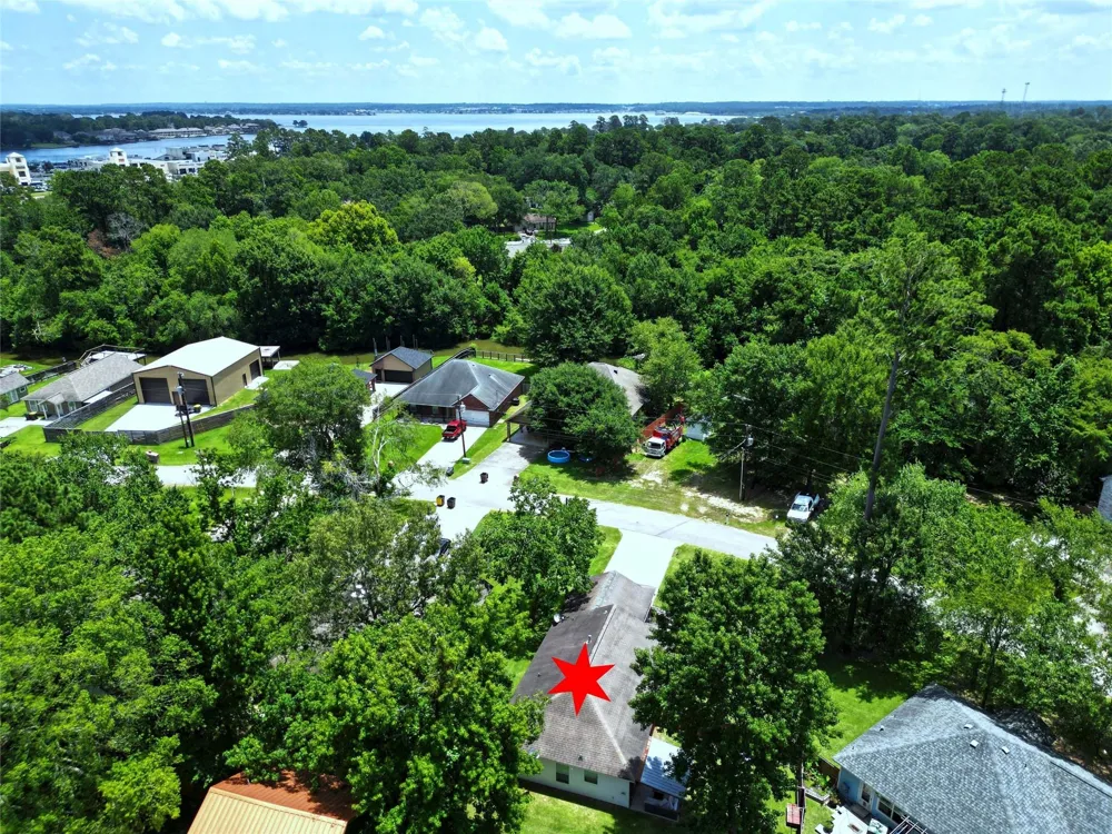 422 E Hunting Tower Run Conroe, TX 77316