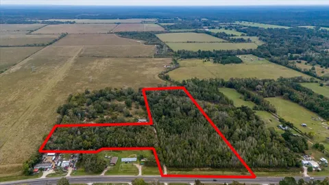 1563 Highway 105 E