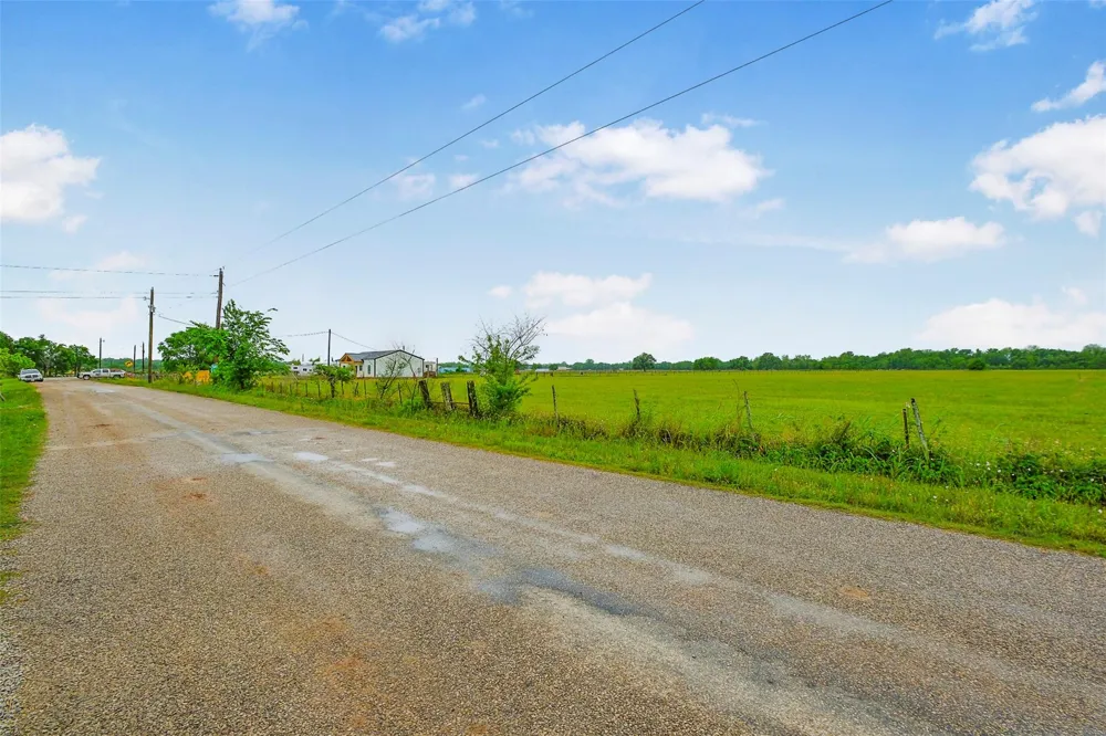 Cr 164 Boling, TX 77420