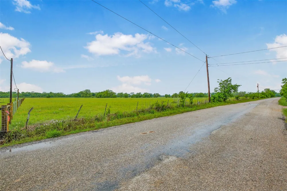 Cr 164 Boling, TX 77420