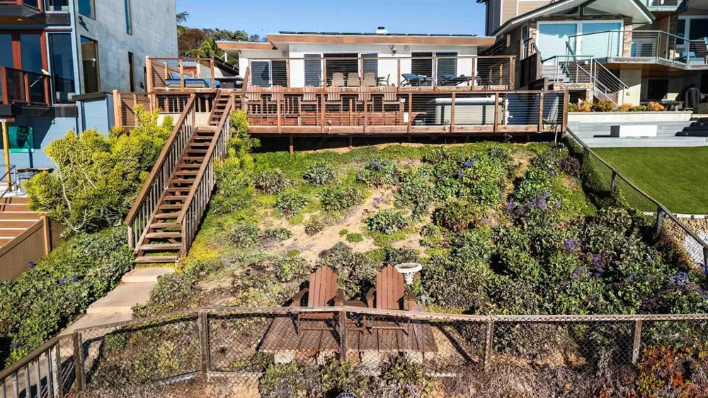 1680 Neptune Ave Vista, CA 92024