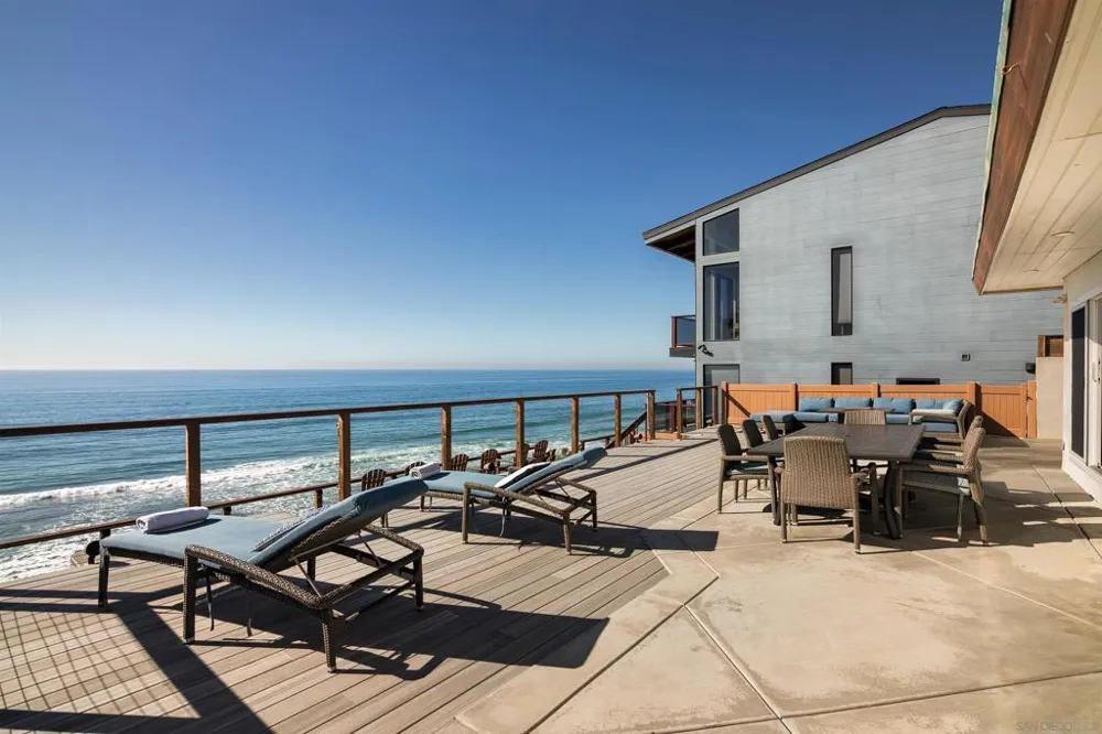 1680 Neptune Ave Vista, CA 92024