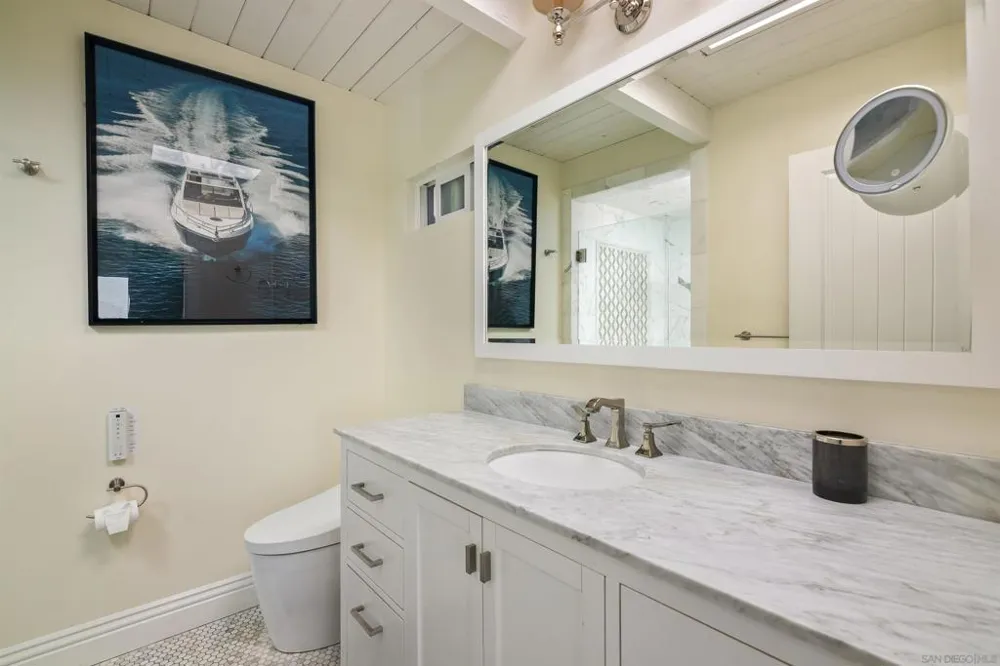 1680 Neptune Ave Vista, CA 92024