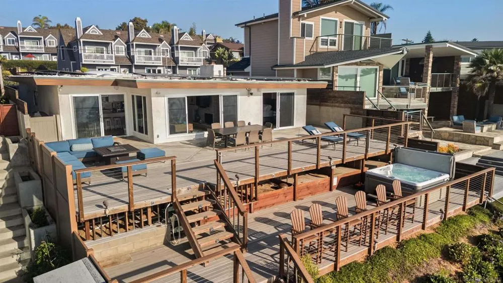 1680 Neptune Ave Vista, CA 92024