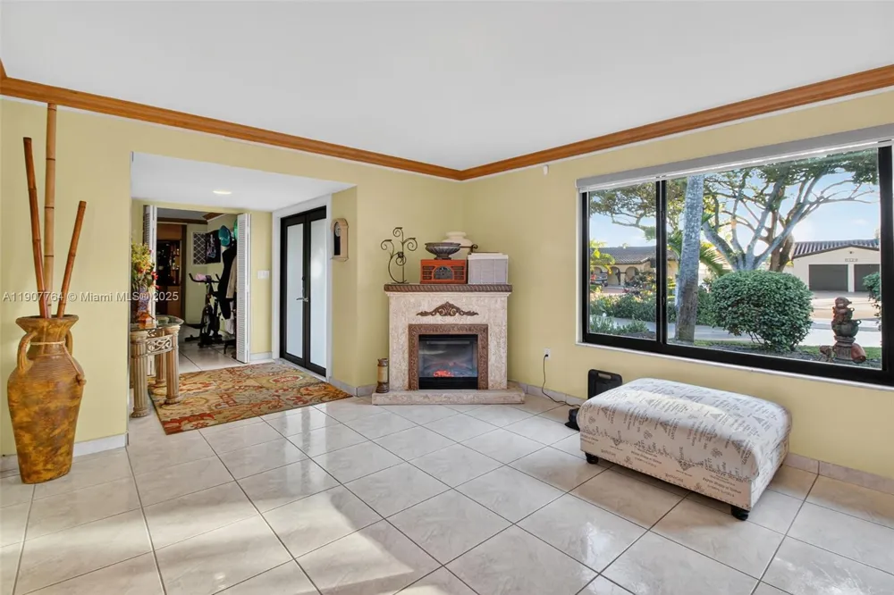 15010 Dunbarton Pl Miami Lakes, FL 33016