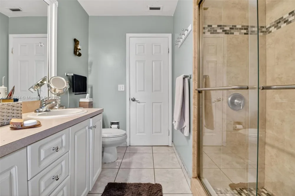 15010 Dunbarton Pl Miami Lakes, FL 33016