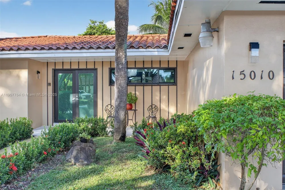 15010 Dunbarton Pl Miami Lakes, FL 33016
