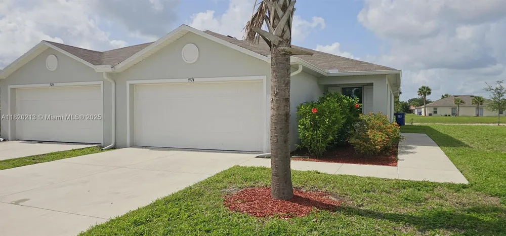 9124 Aegean Cir Lehigh Acres, FL 33936