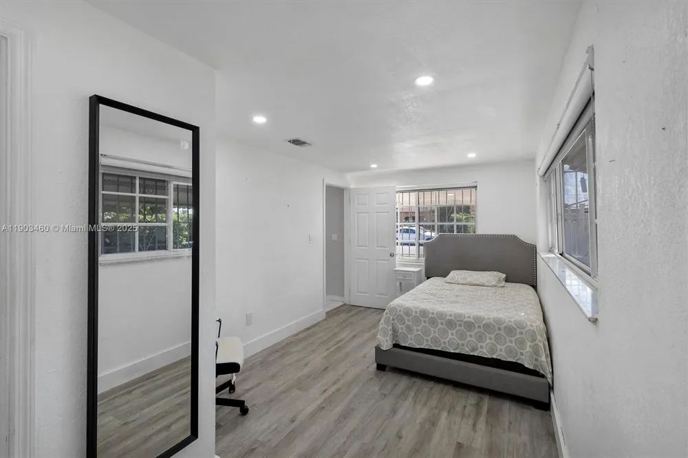 7231 SW 6th St Miami, FL 33144