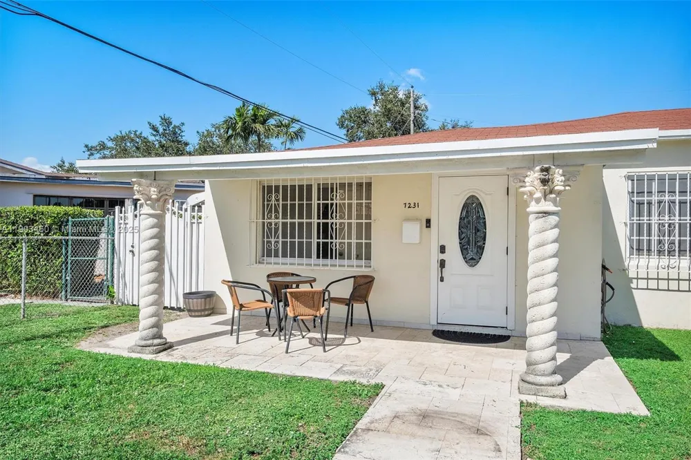 7231 SW 6th St Miami, FL 33144
