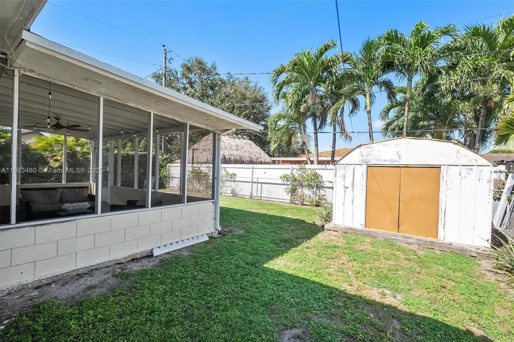 7231 SW 6th St Miami, FL 33144
