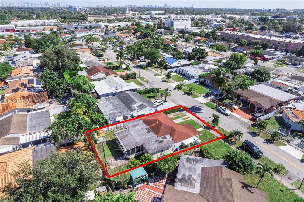 7231 SW 6th St Miami, FL 33144