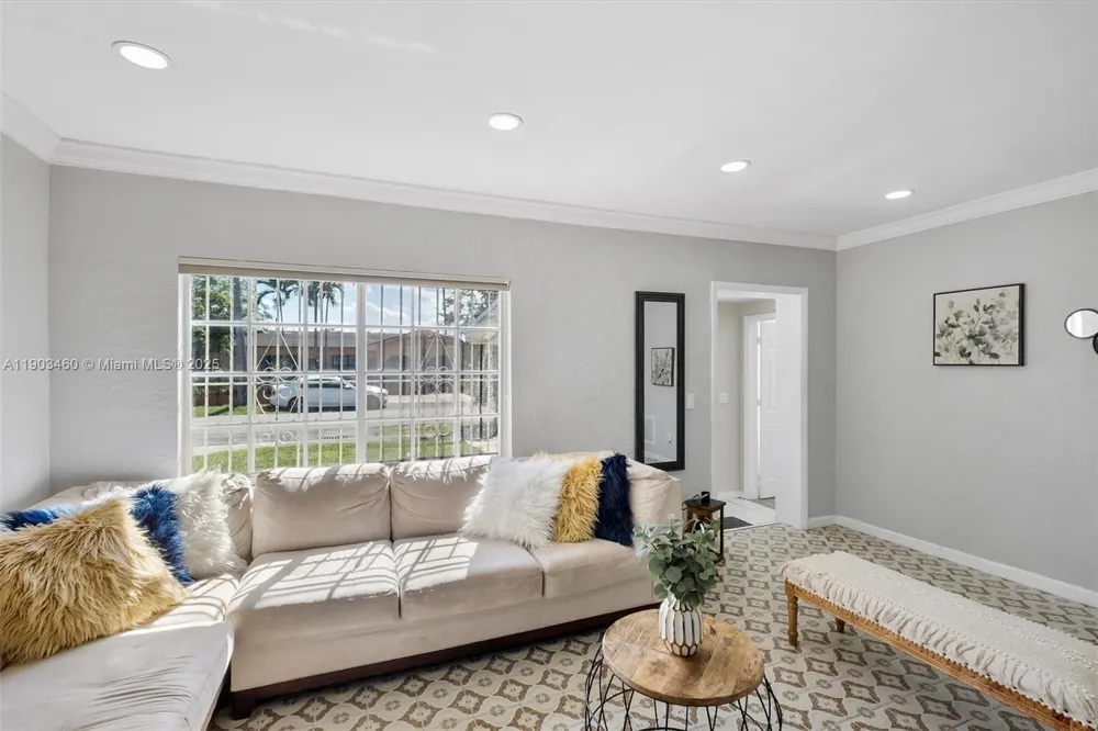 7231 SW 6th St Miami, FL 33144