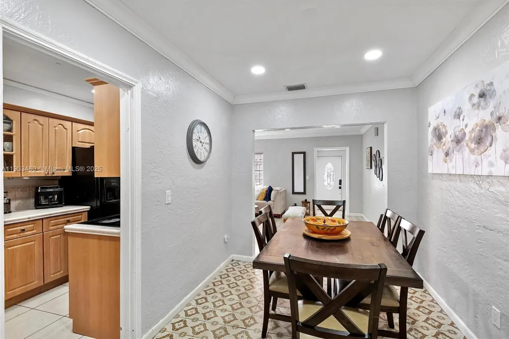 7231 SW 6th St Miami, FL 33144