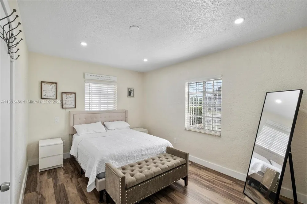 7231 SW 6th St Miami, FL 33144