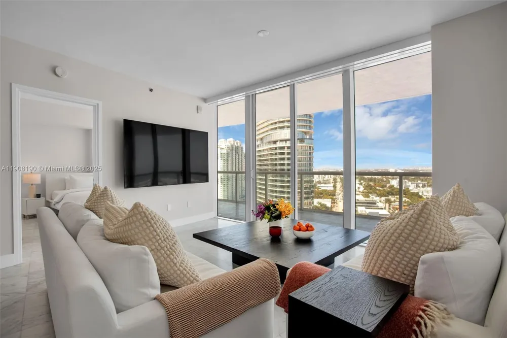 450 Alton Rd #2110 Miami Beach, FL 33139