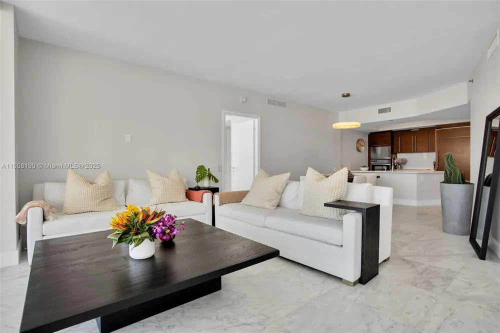 450 Alton Rd #2110 Miami Beach, FL 33139