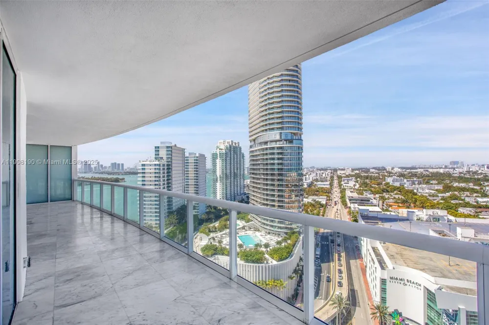 450 Alton Rd #2110 Miami Beach, FL 33139