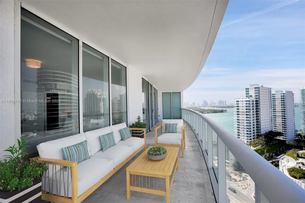 450 Alton Rd #2110 Miami Beach, FL 33139
